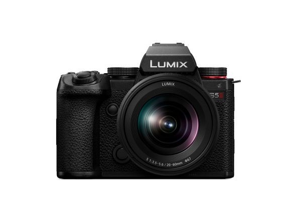 Panasonic Lumix S5 Mark II + 20-60 mm F/3.5-5.6