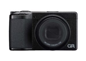 Ricoh GR IV – câmara compacta APS-C